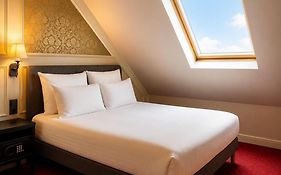 Hotel Le Montmartre Saint Pierre